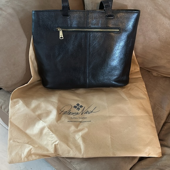 LNC. Patricia asked color blocked tote bag. - Picture 2 of 7